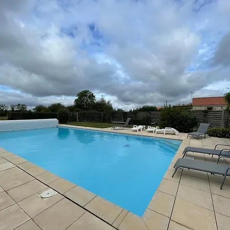 Maison Renovee Avec Piscine Chauffee, Jardin Clos Et Wi-fi A