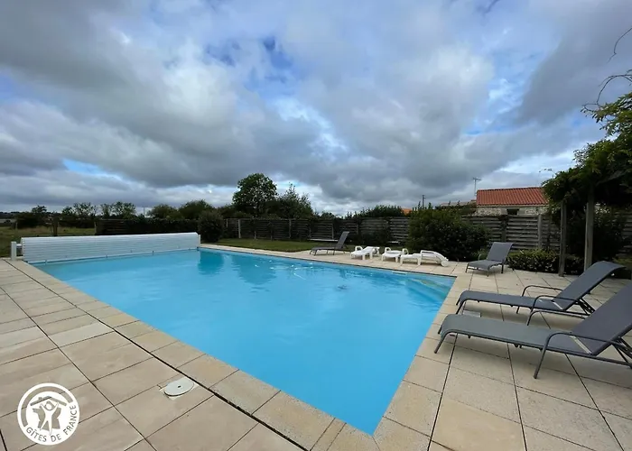 Maison Renovee Avec Piscine Chauffee, Jardin Clos Et Wi-fi A - Fr-1-426-355