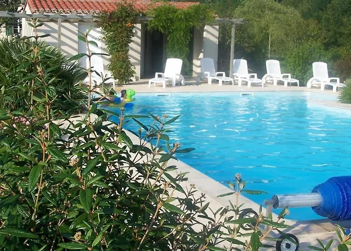 Maison Renovee Avec Piscine Chauffee, Jardin Clos Et Wi-fi A - Fr-1-426-355 * Saint-Martin-des-Tilleuls